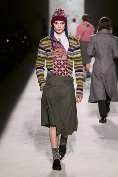 Look 17